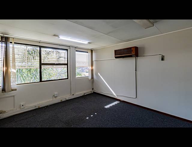 1,048M² OFFICE FOR SALE IN FERNDALE